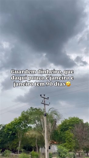 Larissa Castro on Instagram: "É logo ali 🤣🤣 #viralreels #fyp #foryou"