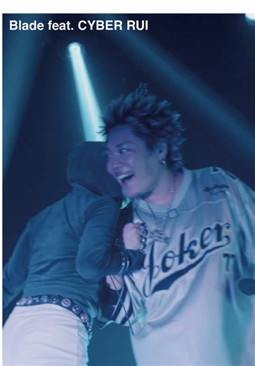 JUBEEとCYBER RUIのライブ映像