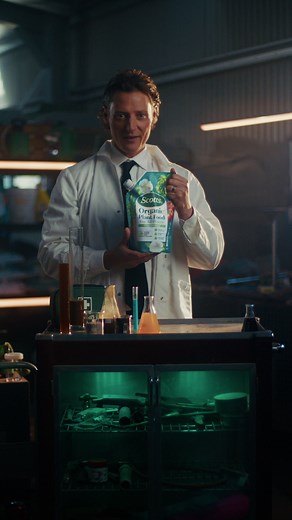 Scotts Organic is packed with seaweed, humic acid, and slow-release proteins, so this spring you can feed your soil and elevate your earth for stronger roots, lusher leaves, and a bumper harvest. | Scotts AU | Facebook