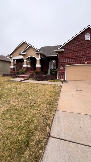 What do you think of this West Wichita Home? For the full tour video go check out my YouTube Channel - Blake Stanton Your Kansas Realtor! https://youtu.be/5nQulqnJUmU?si=Z_LJKYsAYziGqPIU Blake Stanton (316) 882-5090 Real Broker, LLC The Stanton Real Estate Group Listed By: Lesley Perreault Real Broker, LLC #fyp #hometour