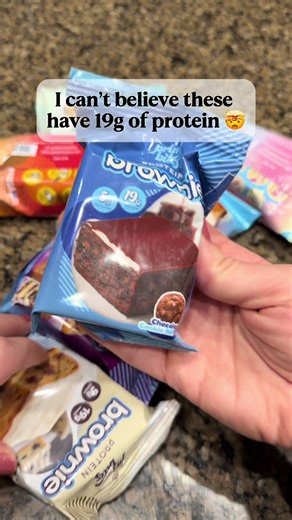 These protein brownies are my go-to when I’m craving something sweet but still want to stay on track with my protein goals 🤎 soft, fudgy, and perfect for busy mom days, post-workout snacks, or late-night cravings without the guilt. #proteinbrownies #highproteindessert #healthydessertideas #highproteinbreakfast #highprotein @Prime Bites Protein Treats
