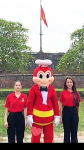 Bee iu Việt Nam ❤️ #fromJollibeeVincomHue | Jollibee Việt Nam Tuyển dụng
