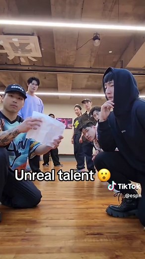 The reactions 😂 (via @J-COP) #beatbox #talent #unreal