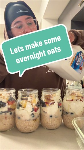 Overnight Oats in 16oz Mason Jars: Simple Strawberry Blueberry Recipe