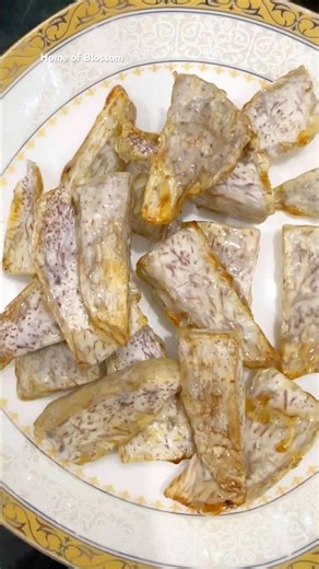 Deep fried taro with caramel sugar at home 😃