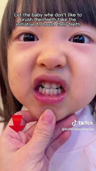 Kid-Friendly U-Shaped Electric Toothbrush in Vibrant Colors