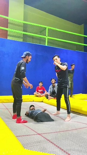 #foryou #viralpublic❤️ #azeem #viralvideos #fypシ゚viral #jumpkrowithamanahmall #fyp #me