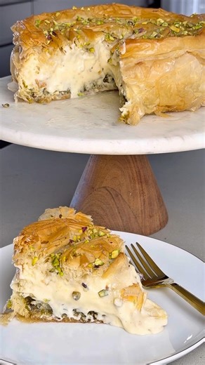 Pistachio Baklava Cheesecake 🤤 So Creamy & Crispy