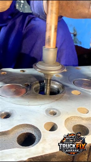 Lapping Valves Like a Pro 🚚 #truck #engine #mechanic #trending #viral #tools #skills #shorts #valve