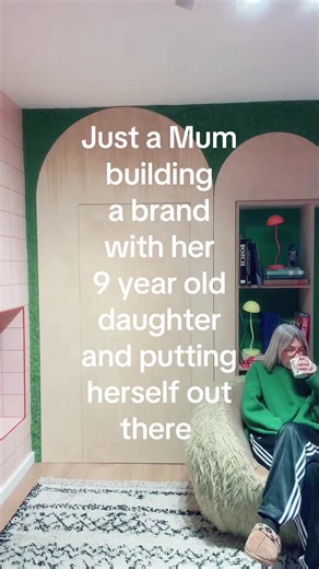 Where are all my Tik Tok Mums putting themselves out here ? #tiktokmum #girlsmum #girlshoodies #mumpreneur #businessgrowth