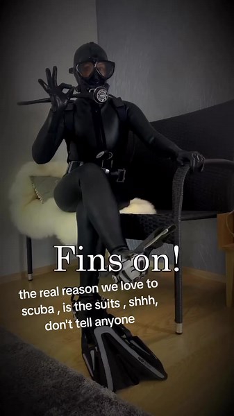 many of us in the latex community, got into latex cause of wetsuits , scuba diving particularly, the big secret about scuba divers , that not many people know #scubadiving #scuba #scubatiktok #scubatiktok❤️ #scubadiver #scubadivers #wetsuits #scubawetsuit #wetsuitlove #divemask