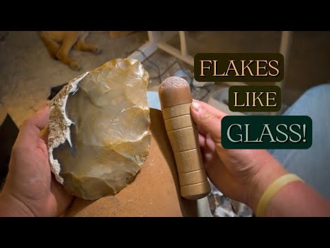 This Pinhead Coral Flakes Like Glass! | Turning a Perfect Tab into a Biface