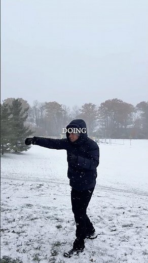 ❄️ Winter Shadowboxing – Light Outdoor Training in the Snow 🥊🔥