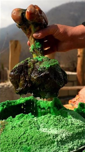 Colorful Meat Smash: Unique Plate Presentation