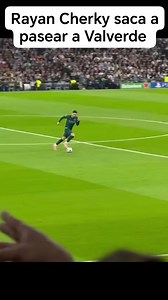Rayan Cherky saca a pasear a Valverde #realmadrid #football #mancity | El fútbol de Checho