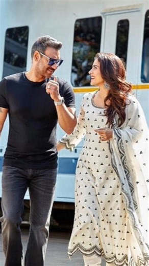 Ajay devgan with his wife Kajol #bollywood #ajaydevgannewsong #kajolhitsongs #viral #love #song