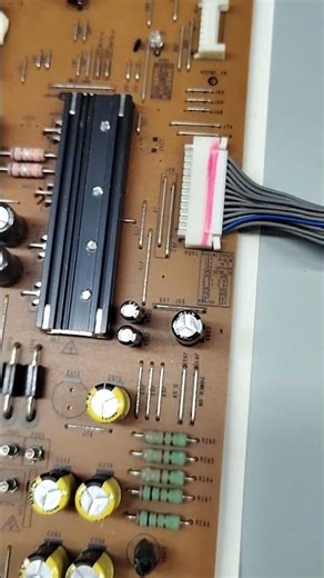 Tv LG liga aparece a LOGO e depois desliga!#eletronicageral #eletrica #amplifier