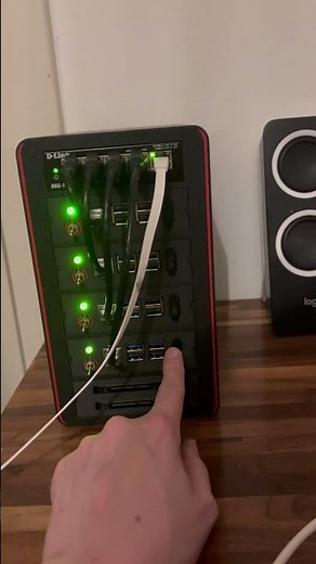 Raspberry Pi 4-Node Cluster Case with Advanced Cooling