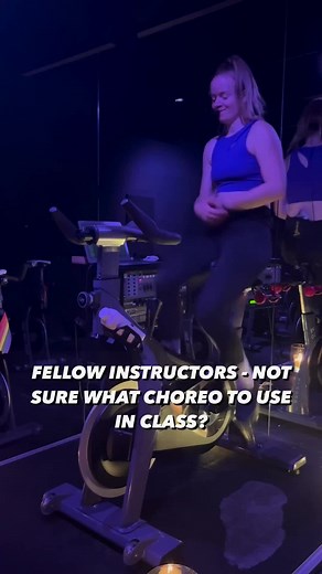 ⚙️⚙️CHOREOGRAPHY LESSON FROM AMSTERDAM ⚙️⚙️ ⬇️Not sure what choreo to use in class? Try this ⬇️ Struggeling with coming up with new choreo? Having a ‘writers block’ when it comes to deciding which moves to use? I feel you and got the number one tip for you! Back to the basics! PLAY AROUND! I tend to get too much in my head and think too much about the ‘rules & guidelines’ - about the more technical parts of how to build a playlist & class. Don’t get me wrong this is all super important as well, 