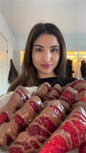 Chocolate Covered Strawberries Mukbang Experience