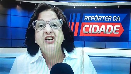 E ele não para , hoje atacou a Jornalista Carla Kamel a chamando de mentirosa sendo que ela está apenas fazendo o trabalho dela exercendo sua função jornalística , a liberdade de expressão passou longe desse pseudo vereador , quanta baixaria , guardem nomes matonenses , guardem nomes ... | André De Cinque