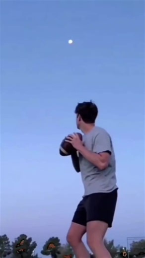 Martin Mana Lowe (@martin.mana.lowe)’s videos with 오리지널 사운드 - 귀요미 - 네모네모빔믜 걸린 핌핌먹는며미