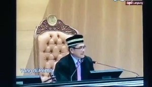 Ahli Parlimen Bukit Mertajam YB Steven Sim Chee Keong 沈志强 berbahas tentang bahaya arak murah di Parlimen Malaysia! Beliau dihenti daripada meneruskan perbahasan beliau oleh Speaker Dewan Rakyat! Terima Kasih YB Steven! | Malaysian Tamilar Kural