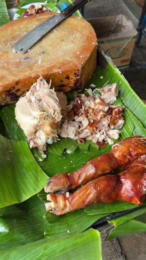 He patiently waits for some lechon #cat #lechon #tabbycat 🐈🐱