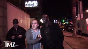 Like His Fans, Akon Tosses 2008 Away