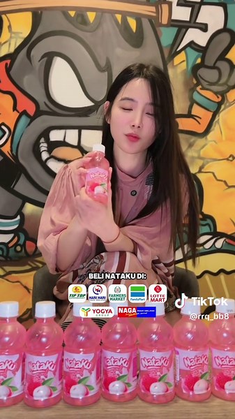 Ini minuman favorite ku!👀 kalian harus cobain yaa~🥰 #Nataku #SegarnyaNataku #FeeltheTropicTastetheCoco