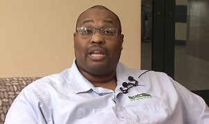 Bus Driver Pulls Over and Saves Woman's Life...How He Did It will Touch You (Photos Video)