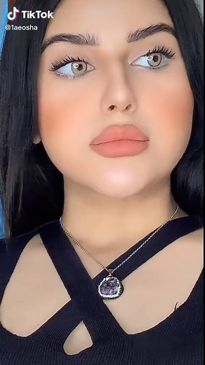 ست أديبه وجرأتها في الضحك