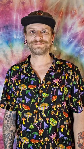 28K views · 1.6K reactions | Glitch art tutorials ‍ #glitch #trippy #illusion #acrylicpainting #howtodraw | Bnana Art | Facebook