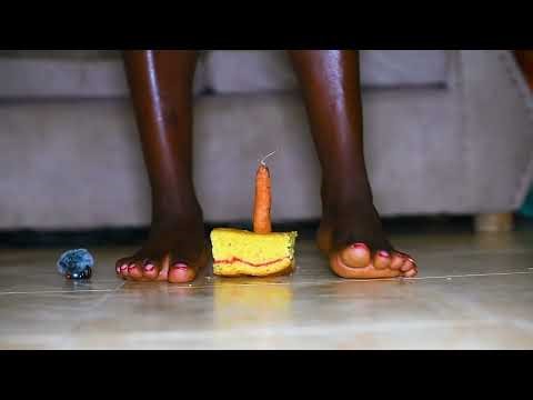 Beautiful soles asmr //BIG SOLES#asmr #feet #sole #mules #trampline#foot