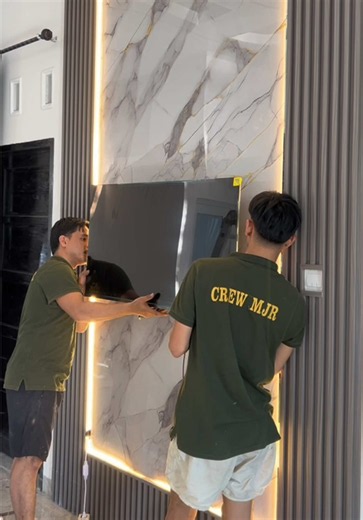 Backdrop TV Estetik: Finishing & Pemasangan Yupi Marble untuk Bedroom