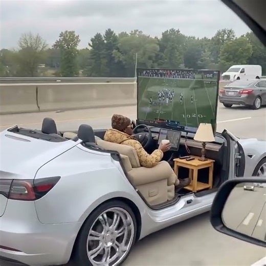 When you see me in town like this, just know the quacha drop 💰