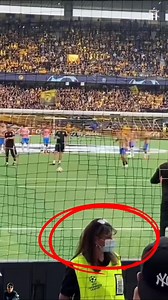 Humilde mi comandante #cr7 #futbol #reelsviralシ | The Goat