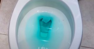 How To Keep A Toilet Clean With Mouthwash