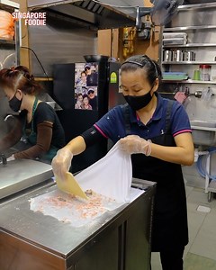 1.6M views · 2.9K reactions | Freshly made Cantonese Chee Cheong Fun - Street food in Singapore  | Singapore Foodie | Facebook