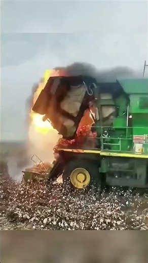 John Deere Cotton Picker #cotton #johndeere #agriculturalmachinery #Cottonharvester