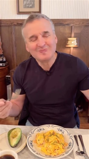 Phil Rosenthal on Instagram: "You heard it here first, people. The LEO has landed on the west coast at @maxandhelens"