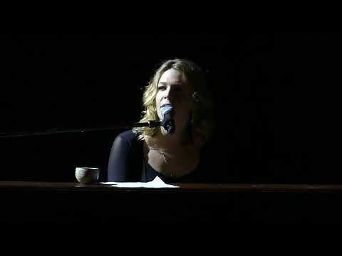 Maggie Rogers - "Night Changes" (Live in Boston)