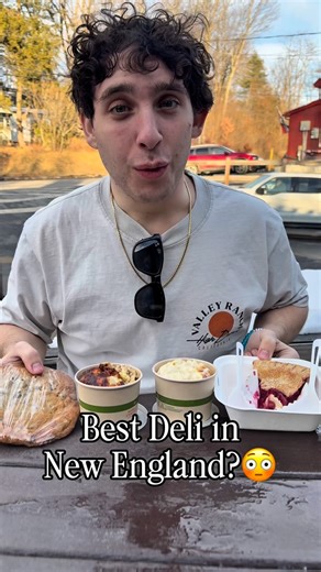 Matt on Instagram: "Trying the viral Mac and cheese from the Vermont country deli in Brattleboro VT. @vermontcountrydeli - - - - #macandcheese #foodie #vermont #munchermatt #fyp゚viral"