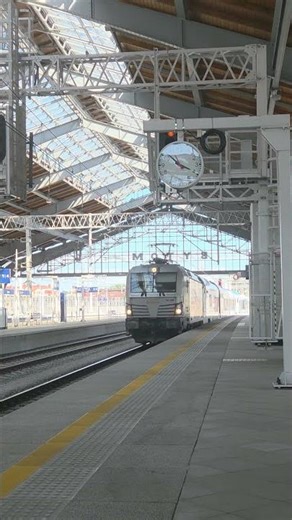 Vectron (CER Cargo) + 2x Flirt (Slovenske železnice) #train.