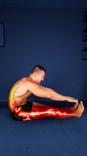 💥 Stop Stretching Your Sciatica, That’s Why It Keeps Getting Worse. ❌ If you’re constantly stretching your hamstrings or pulling your leg trying to “loosen” sciatica pain… You’re likely irritating the nerve even more. Sciatica isn’t a tight muscle problem. It’s a nerve compression problem — usually from a disc. Stretching forward pulls directly on an already irritated nerve and keeps the pain cycle alive. 🔑 The fix isn’t more stretching, it’s moving the spine in the right direction and rebuild