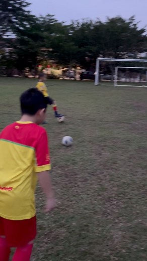 Crossbar challenge Upin Ipin #training #upinipin #football #soccer #kurakura #lebah #resmipadi #discipline #hardwork #apek #malaysia ⚽️🐝🐢🌾 | Ng Chee Kean