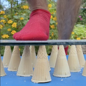 Crushing weight challenge with ice cream cones! | 5-Minute Recycle