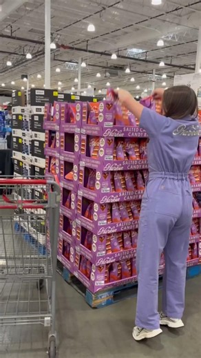 let’s go find Harken at Costco!!!! 🛒
