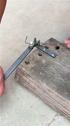 Tools for manually bending steel bars
