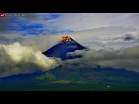 Rock Fall Caught on Camera at Mayon Volcano, Alert Level Raised. (Jan 6, 2026)
